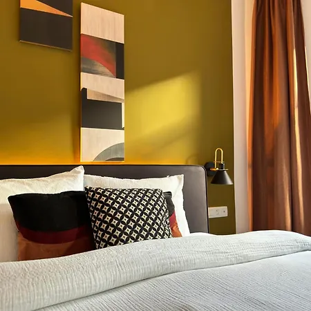 3 Min Walk-meir Cozy 3-4br House Antwerpen