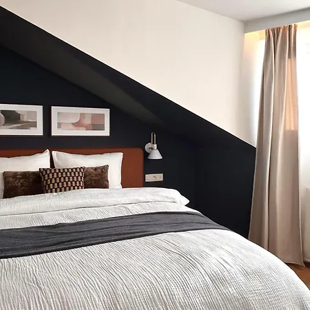 Dom wakacyjny 3 Min Walk-meir Cozy 3-4br House Antwerpia